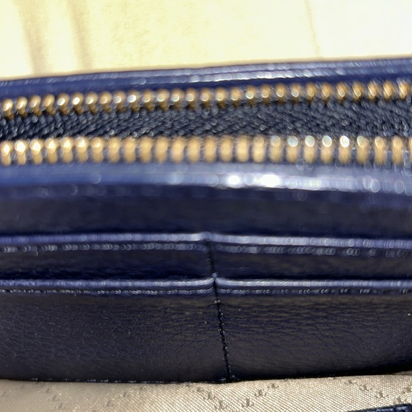 Talbots Leather Wristlet. - Picture 8 of 8